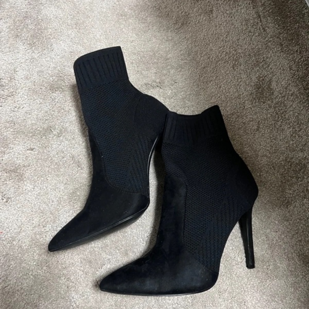 Elegant Black Knit Heeled Boots